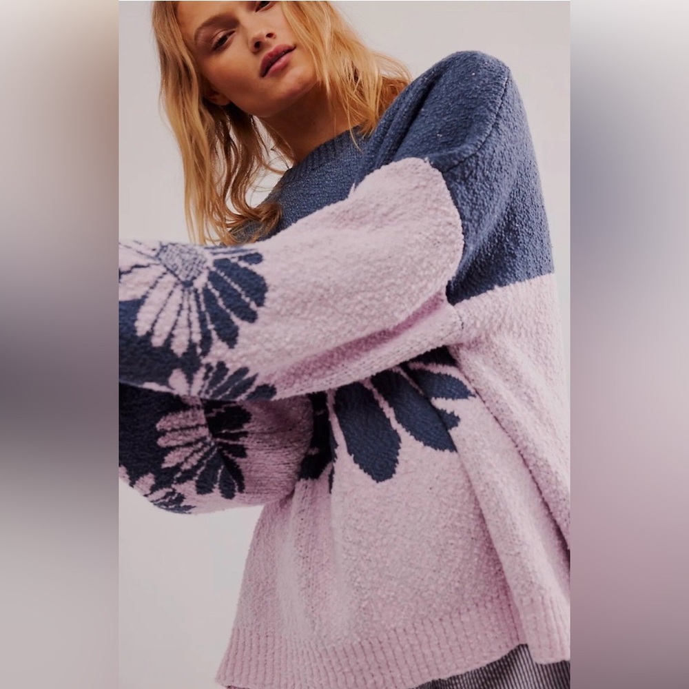 Free People In Bloom sweater, size XS oversized. I’m a large and this fits me.